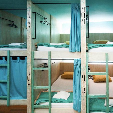 Nau Here Hostel Kuta  Ngoại thất bức ảnh