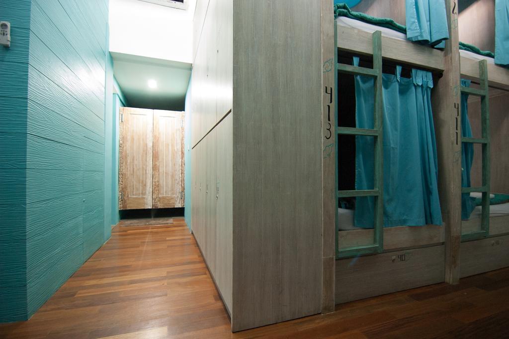 Nau Here Hostel Kuta  Ngoại thất bức ảnh