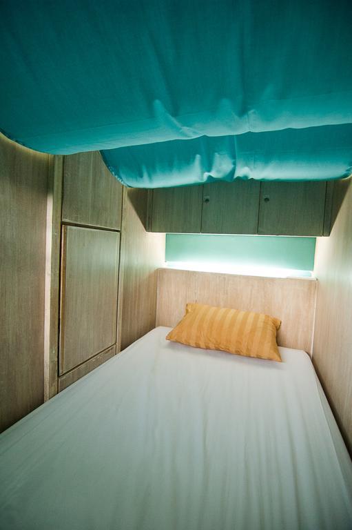 Nau Here Hostel Kuta  Ngoại thất bức ảnh