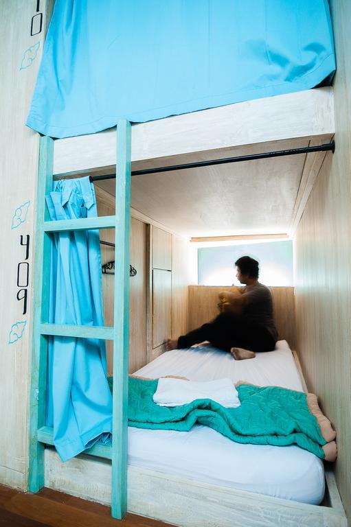 Nau Here Hostel Kuta  Ngoại thất bức ảnh