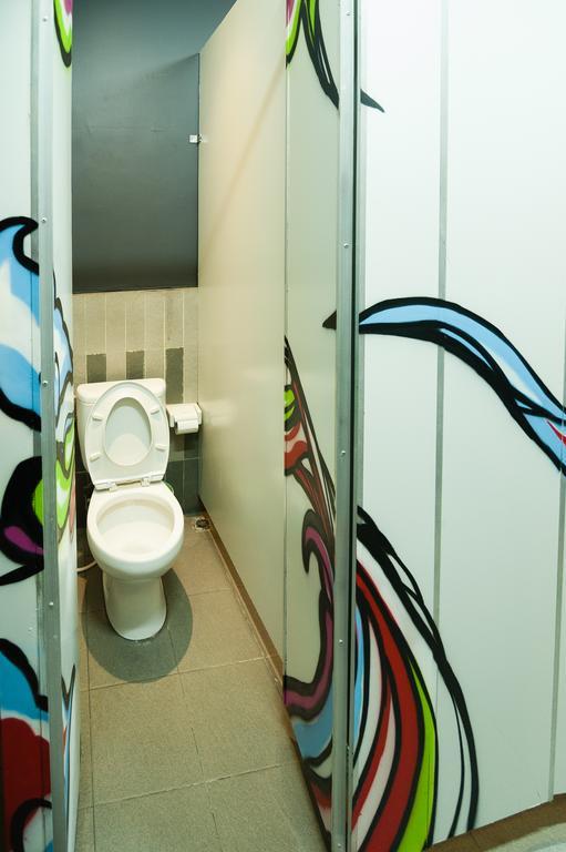 Nau Here Hostel Kuta  Ngoại thất bức ảnh