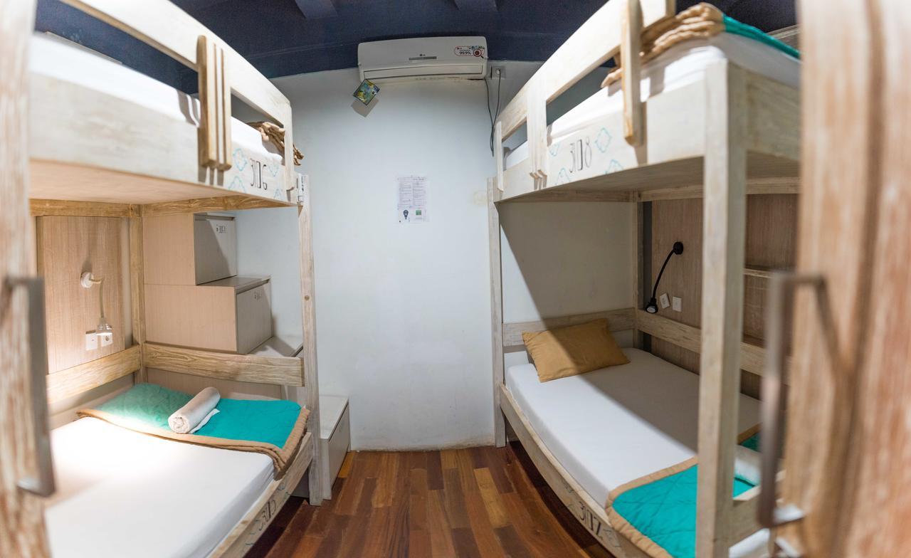 Nau Here Hostel Kuta  Ngoại thất bức ảnh