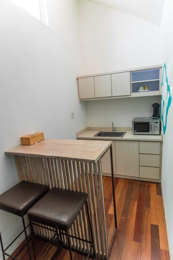 Nau Here Hostel Kuta  Ngoại thất bức ảnh
