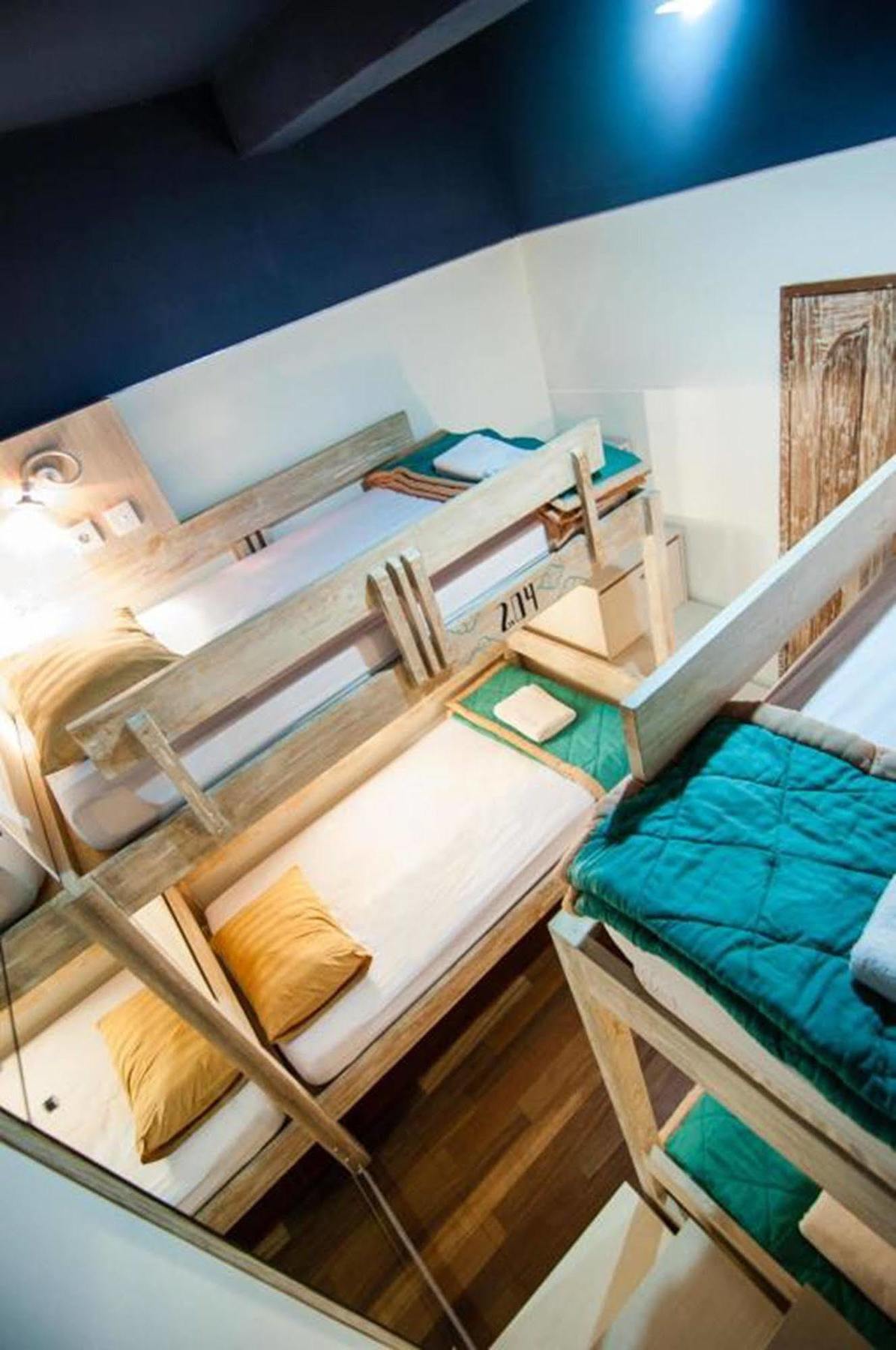 Nau Here Hostel Kuta  Ngoại thất bức ảnh