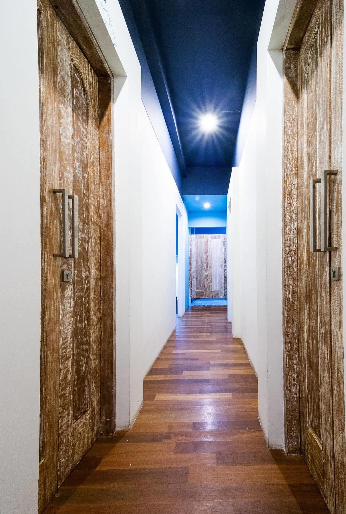 Nau Here Hostel Kuta  Ngoại thất bức ảnh