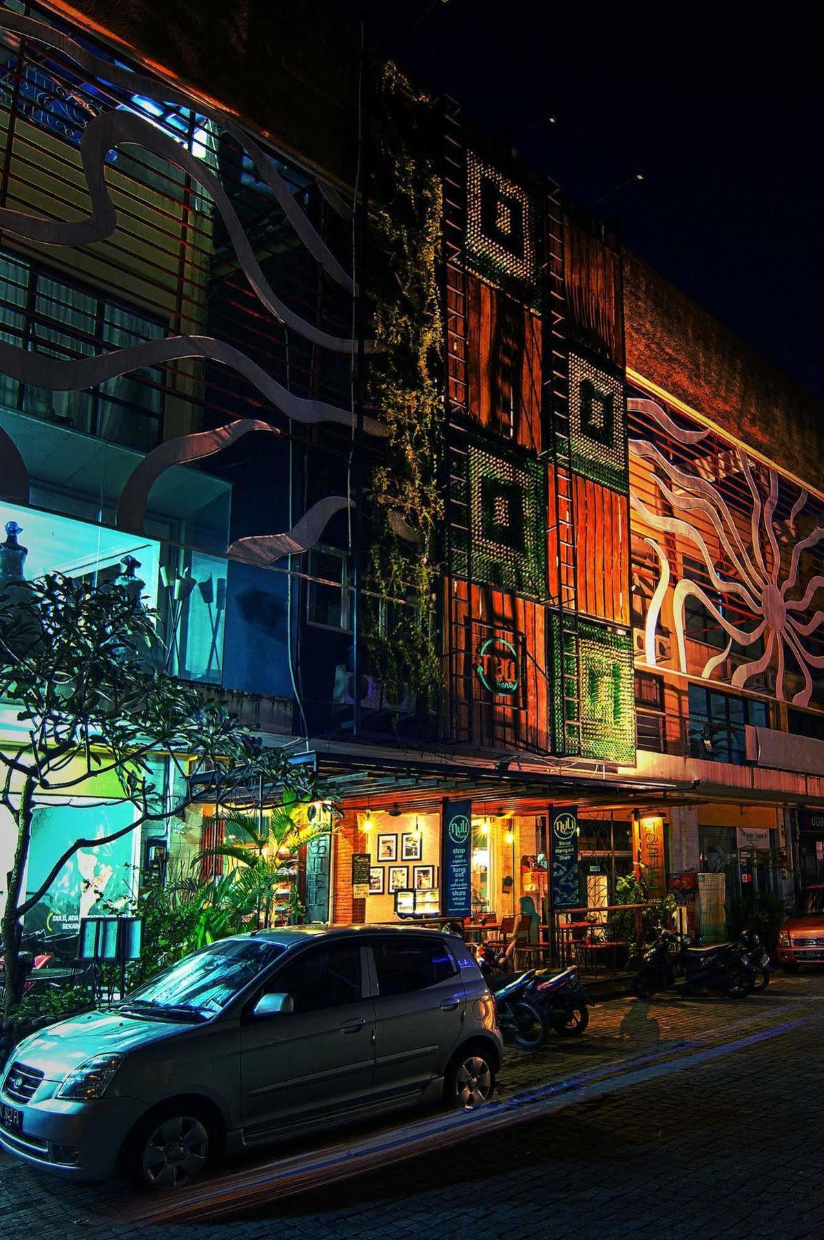 Nau Here Hostel Kuta  Ngoại thất bức ảnh